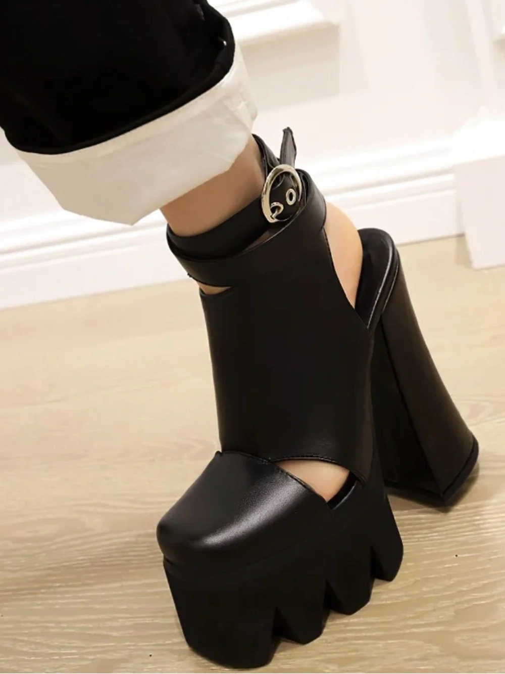 Black Goth Platform Ankle Strap Chunky Heels Buckle Shoes Size 9.5